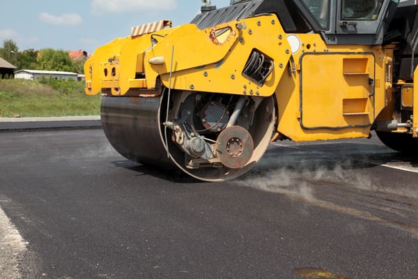 What to Look for When Choosing an Asphalt Paving Contractor in South Florida
